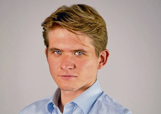 Max Mannhart Lebenslauf: Karriere, Apollo News und journalistischer Werdegang