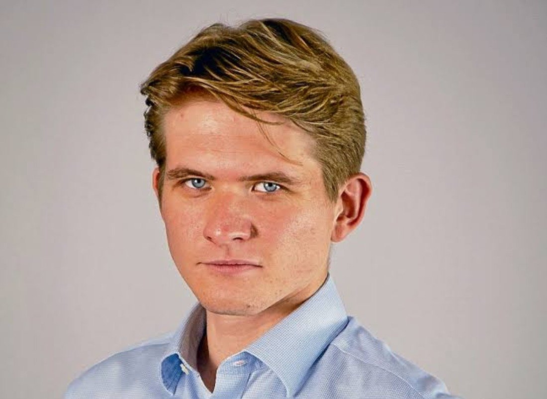 meeno schrader parkinson Max Mannhart Lebenslauf: Karriere, Apollo News und journalistischer Werdegang
